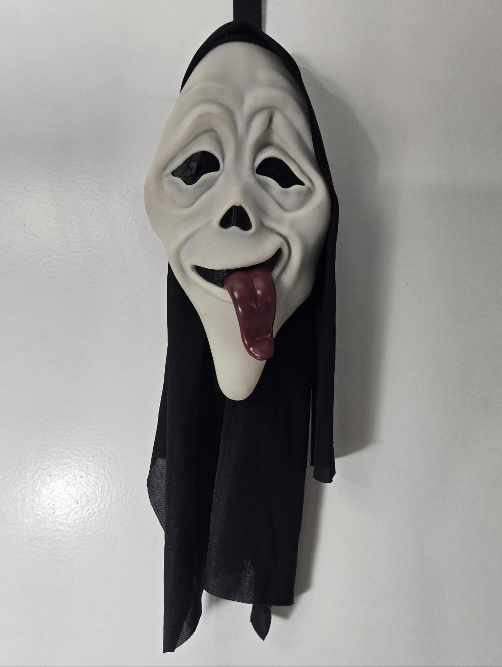 VINTAGE Easter Unlimited Inc. Scary Movie Ghost Face Scream Tongue 16" Long Mask